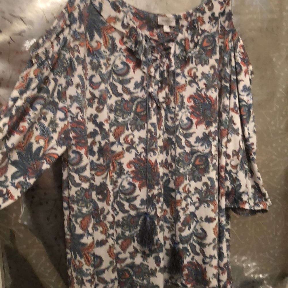 Avenue long sleeve cold shoulder top